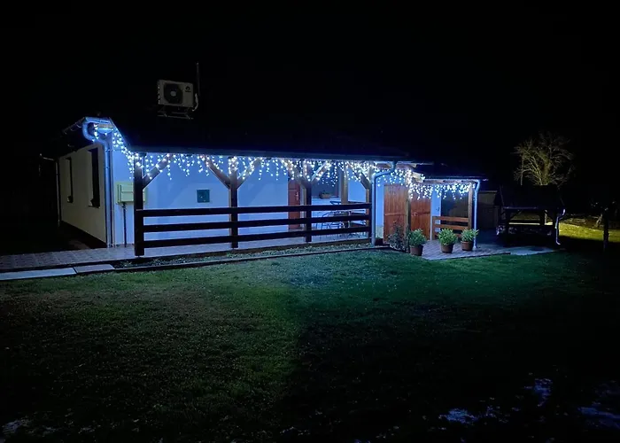 8888 Apartmanhaz בית הארחה *