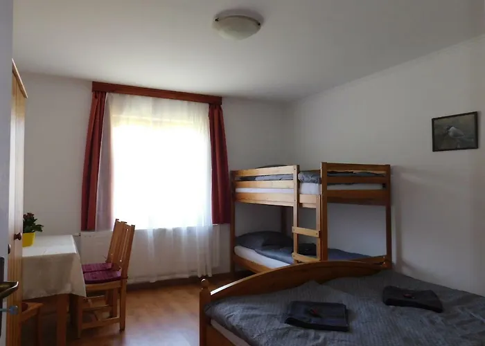 8888 Apartmanhaz בית הארחה