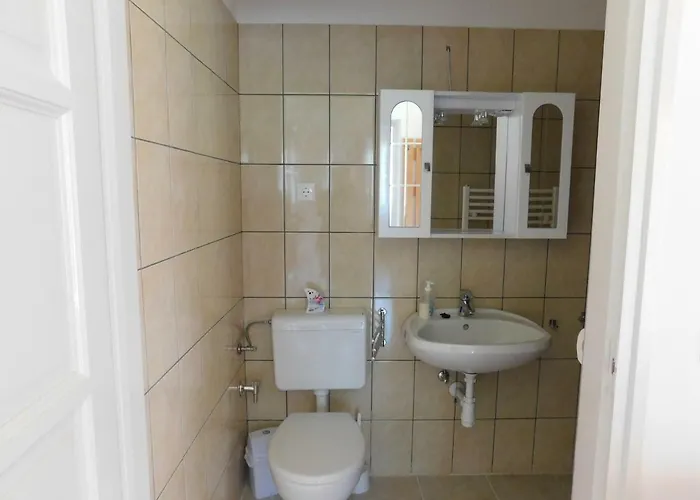 8888 Apartmanhaz בית הארחה